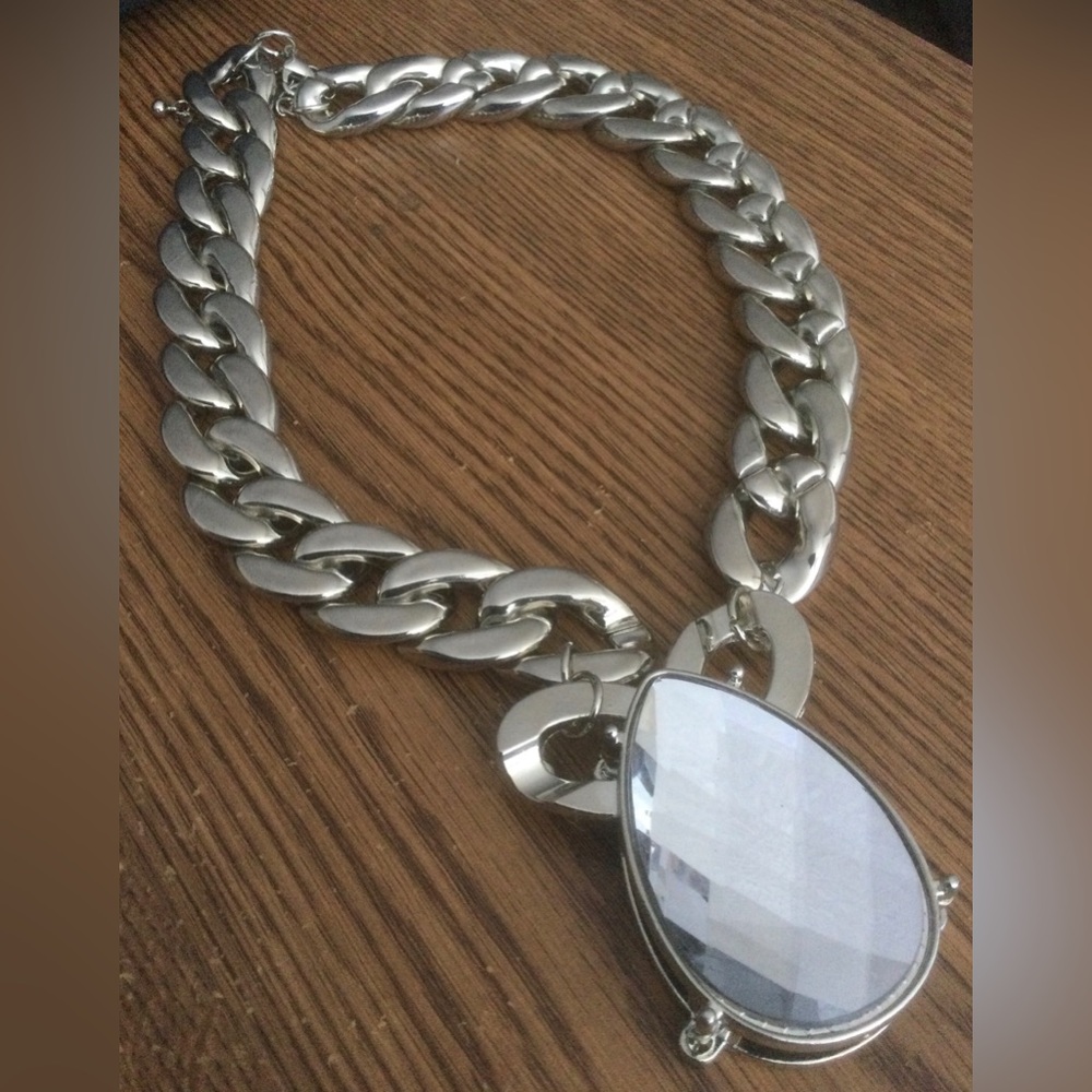 NWT Necklace Large Clear Pendant w/Thick Silver Chain